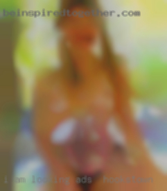 I am looking ads for Hookstown for a respectful couple.